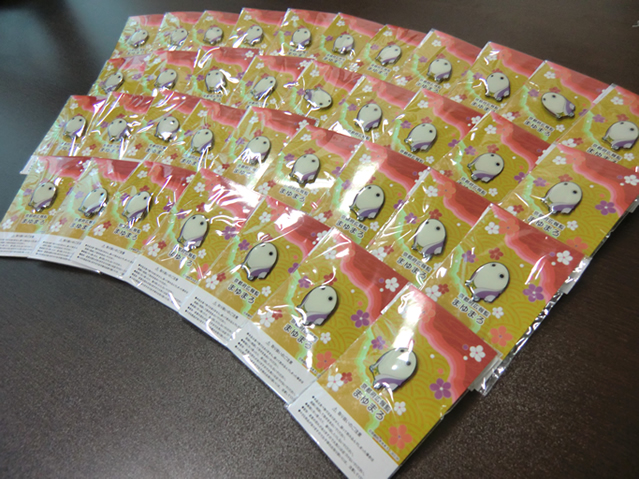 速読甲子園協賛品「まゆまろピンバッジ」 速読甲子園協賛品「まゆまろピンバッジ」